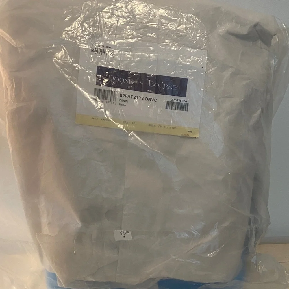 Dooney & Bourke Hobo Shoulder Bag Denim Blue Patent Leather New - Picture 2 of 15